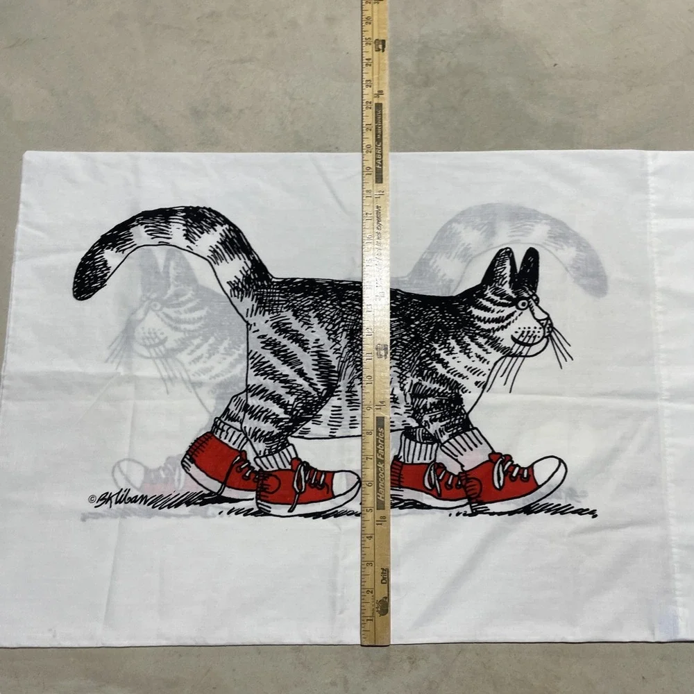 Vintage B KLIBAN CAT Burlington Red Sneakers PILLOWCASE Pillow Case Standard Usa
